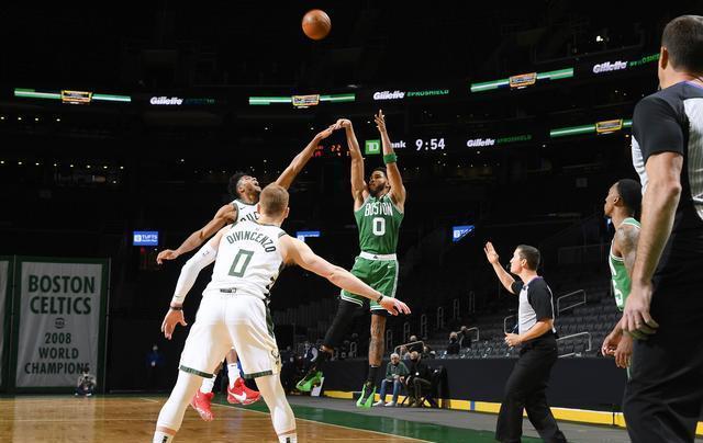  国王希尔德三分绝杀淘汰灰熊  